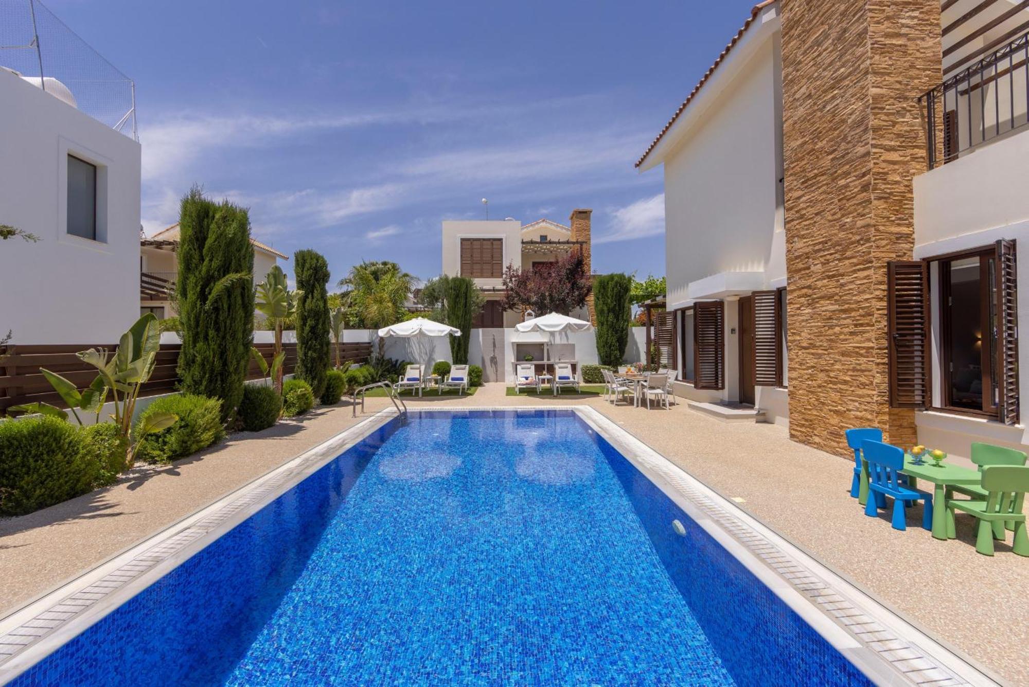 Willa Luxury Seaside Ionion H15 *