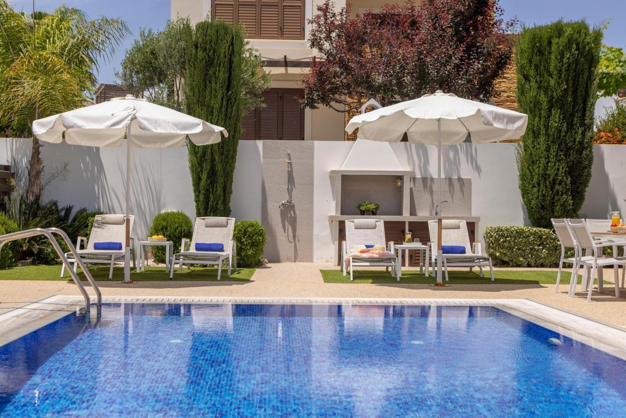 Luxury Seaside Ionion H15